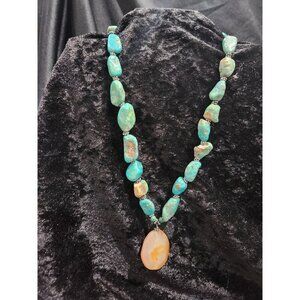 EUC Natural Turquoise Nugget Necklace with Agate Slice Pendant – Southwestern Bo